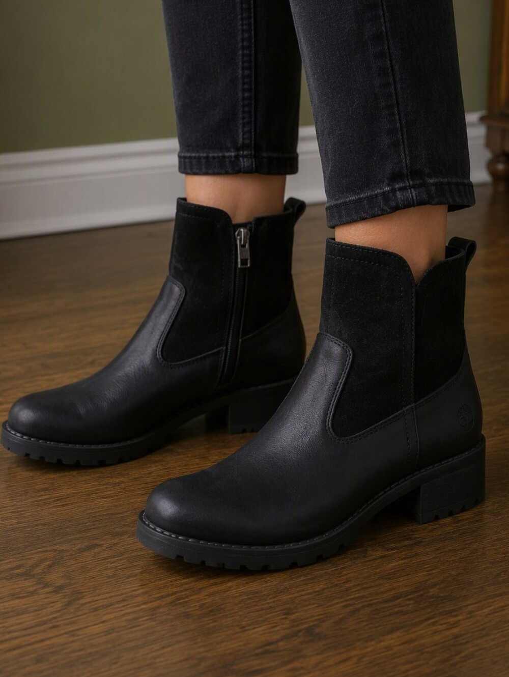 NWOT Sorel Black Leather & Suede Ankle Boots
